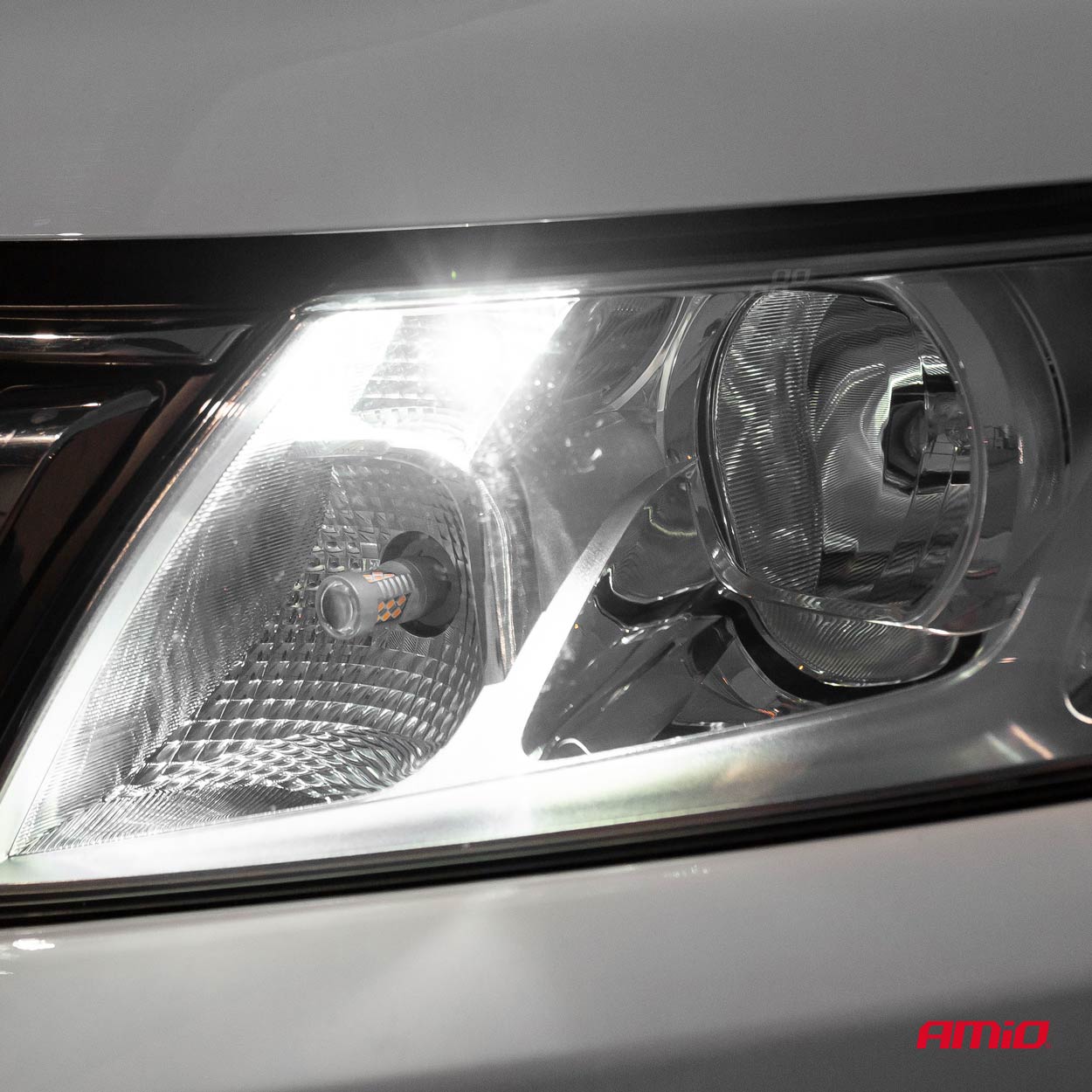 LED-polttimo T10 W5W kahdella SMD 5730 -diodilla