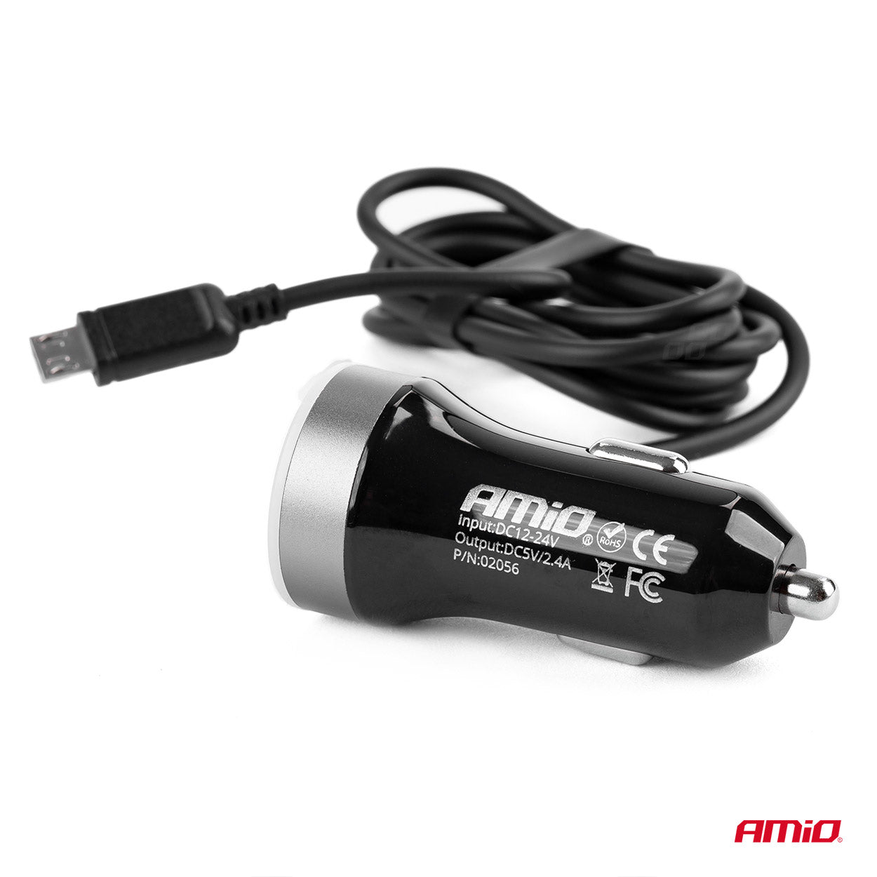 USB-autolaturi microUSB-liitännällä ja kahdella USB-portilla