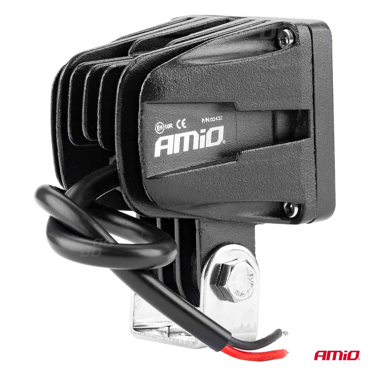 Arbejdslampe med sorte og røde ledninger