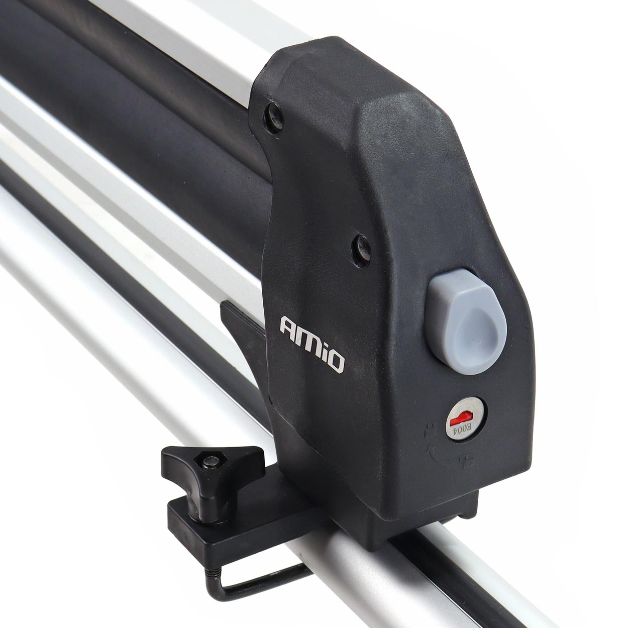 Tagmonteret holder til ski og snowboards