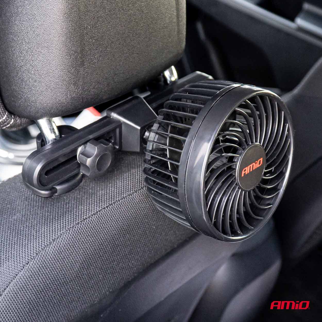 Musta 12V autotuulettin niskatuen kiinnikkeellä