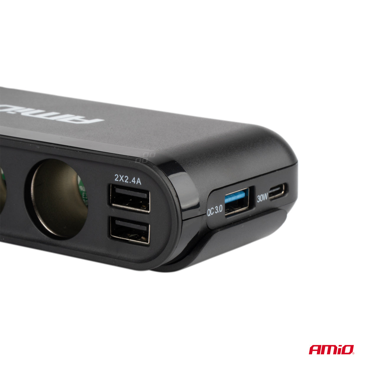 Autoadapteri volttimittarilla, USB-A QC:llä ja USB-C PD 30W:lla