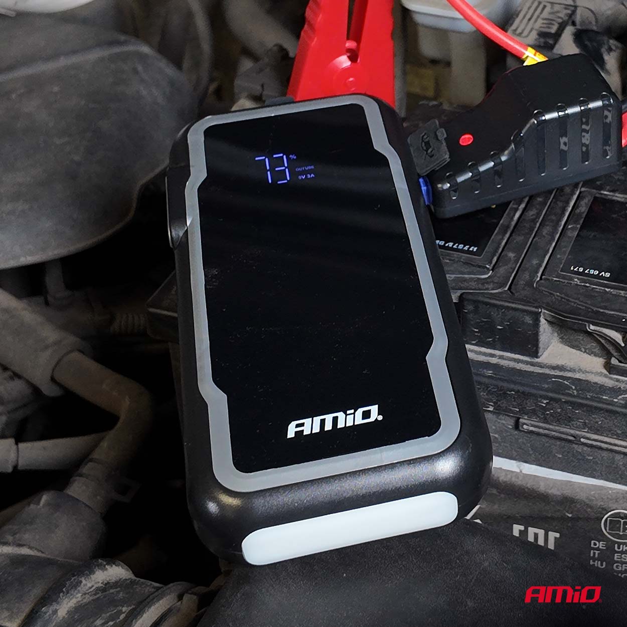 Jump starter med LED-lygte og SOS-funktion