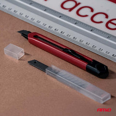 Universalkniv med udskiftelige blade