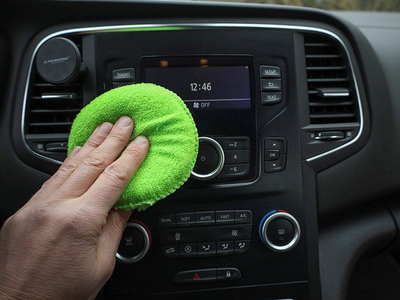 Pinsetit mikrokuitupäillä ilmasuuttimille detailing-sarjassa