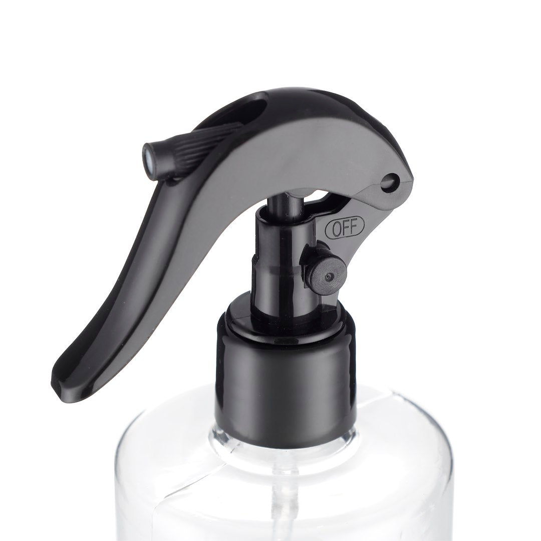 Läpinäkyvä 500 ml sumutinpullo ergonomisella otteella
