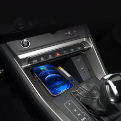 Audi Q3/RS3 2020-2023 langaton puhelinlaturi 15 W pikalatauksella 