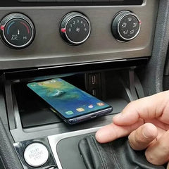 Volkswagen Golf 7 MK7 2014-2019 langaton puhelinlaturi 10 W pikalatauksella 